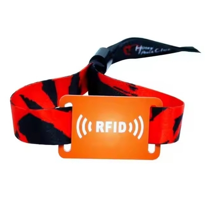 Bộ đeo tay 13.56Mhz NFC được tùy chỉnh Bộ đeo tay RFID được dệt cho các sự kiện